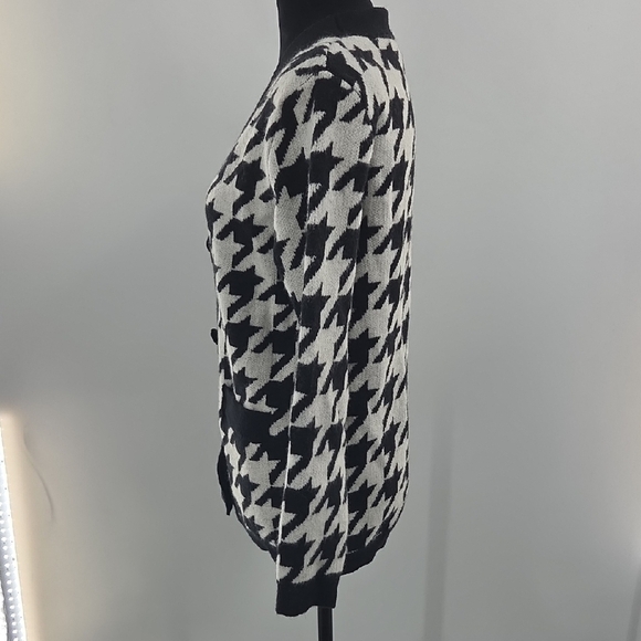 Steve Madden Black and White Houndstooth Cardigan - Picture 14 of 16